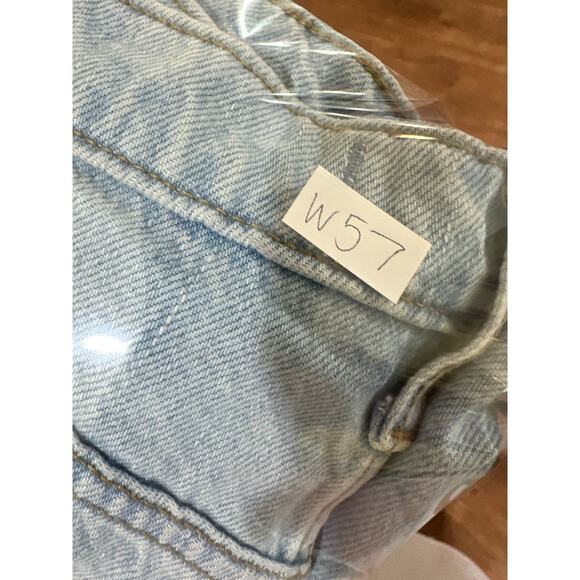 Abercrombie & Fitch NWT Sz 29/8 The Loose Short Women’s Denim Shorts Light Wash - Picture 6 of 6
